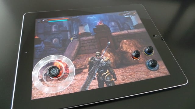 Le SteelSeries Free Touchscreen sur un iPad