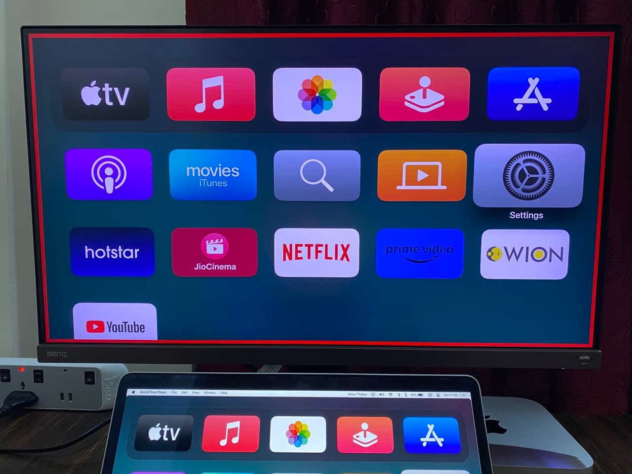 Bordure rouge tout autour de mon écran Apple TV et mon écran de télévision apparaissant sur mon MacBook, d'où je peux prendre la capture d'écran.