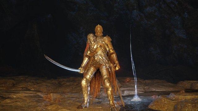 Personnage du joueur Elden Ring en armure jumelée tenant le Katana Moonveil