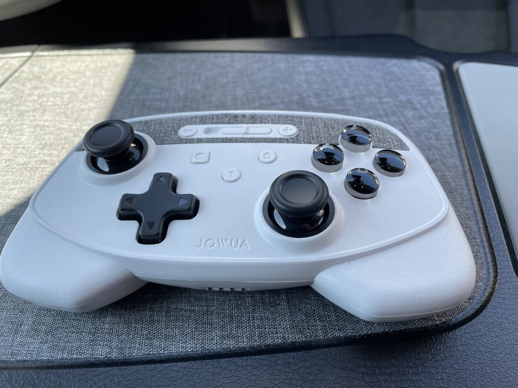 manette jowua tesla 1