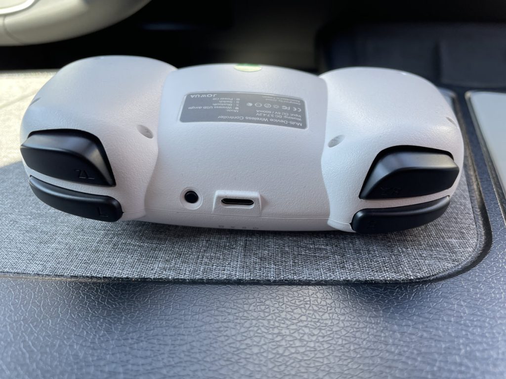 manette jowua tesla 2