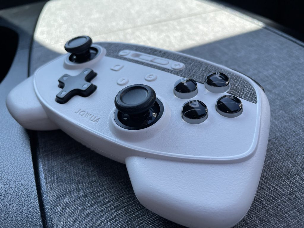 manette jowua tesla 6