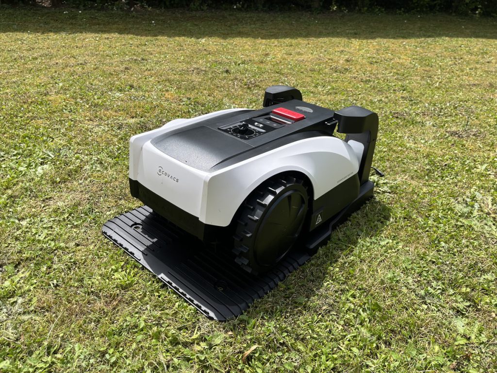 Ecovacs GOAT O800 RTK 17