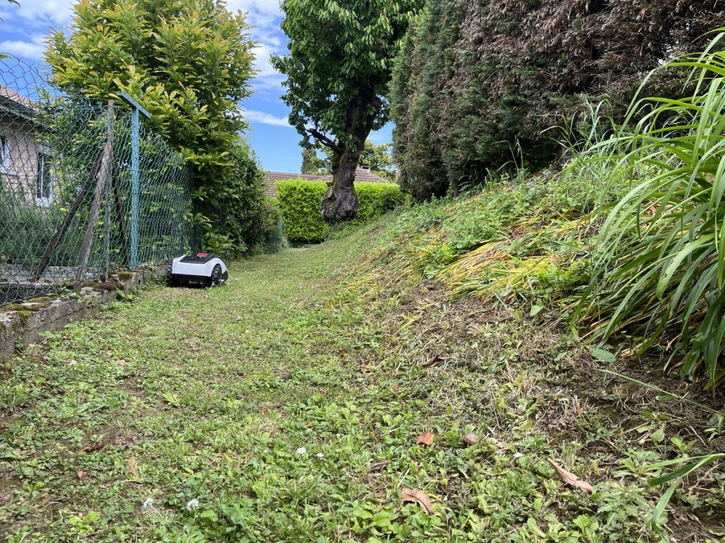 Ecovacs GOAT O800 RTK 27