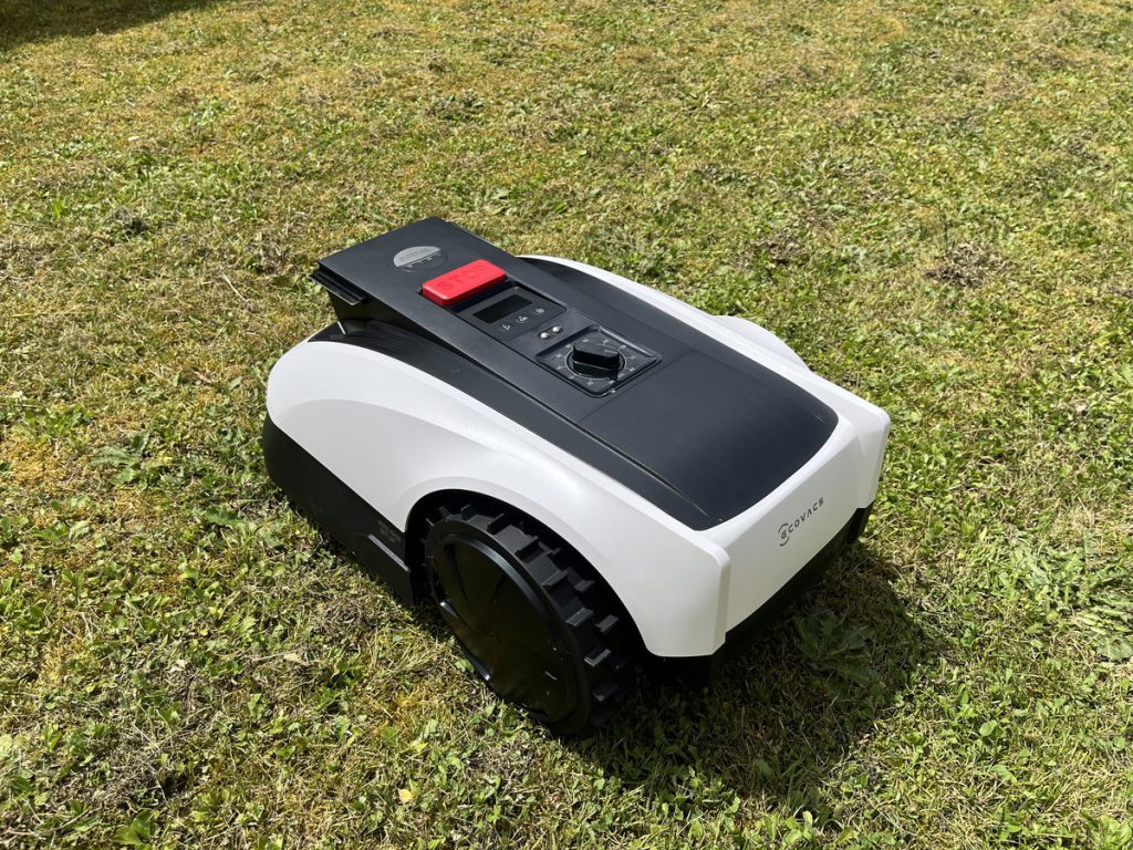 Ecovacs GOAT O800 RTK 8