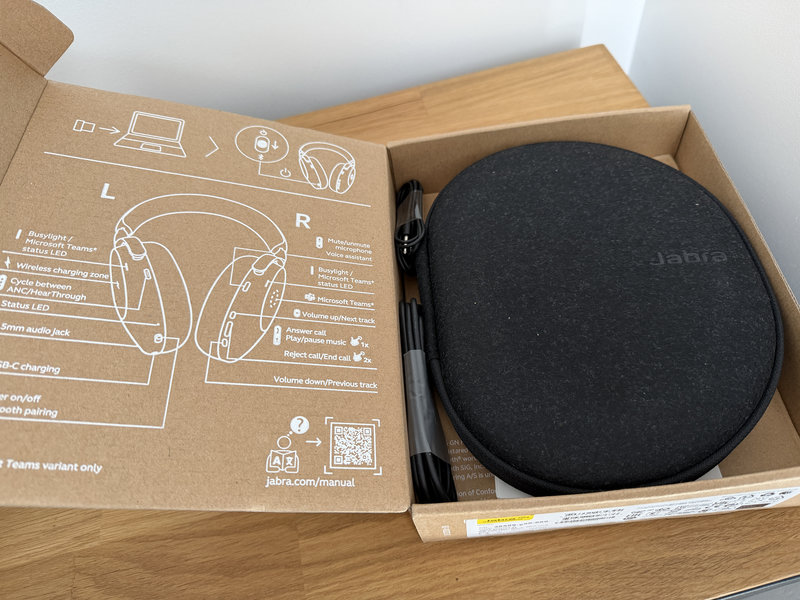 Jabra Evolve3 85 2 Jabra Evolve3 85 2