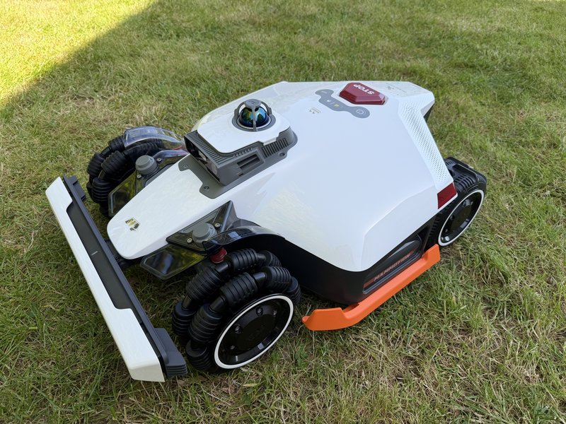 Mammotion Luba 3 AWD 1