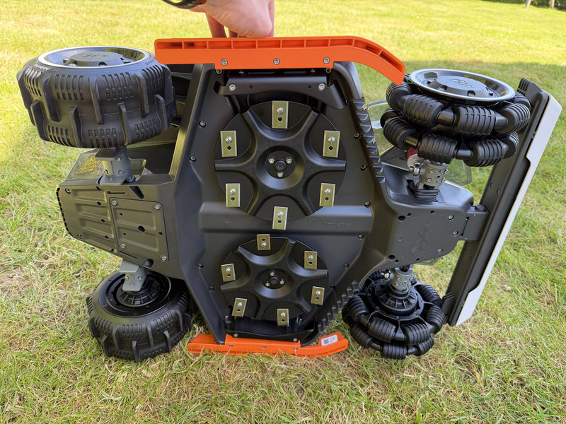 Mammotion Luba 3 AWD 19