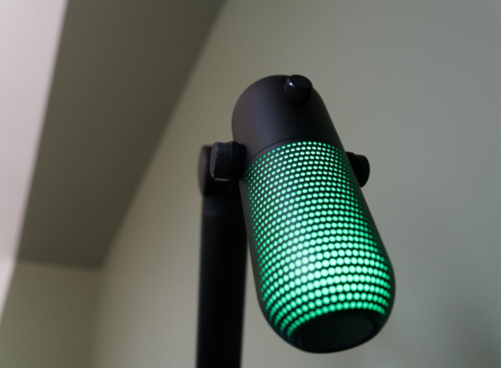 Razer seiren v3 chroma 5