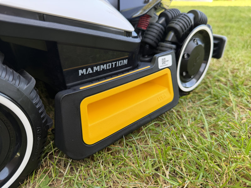 Mammotion LUBA Mini 2 AWD 13