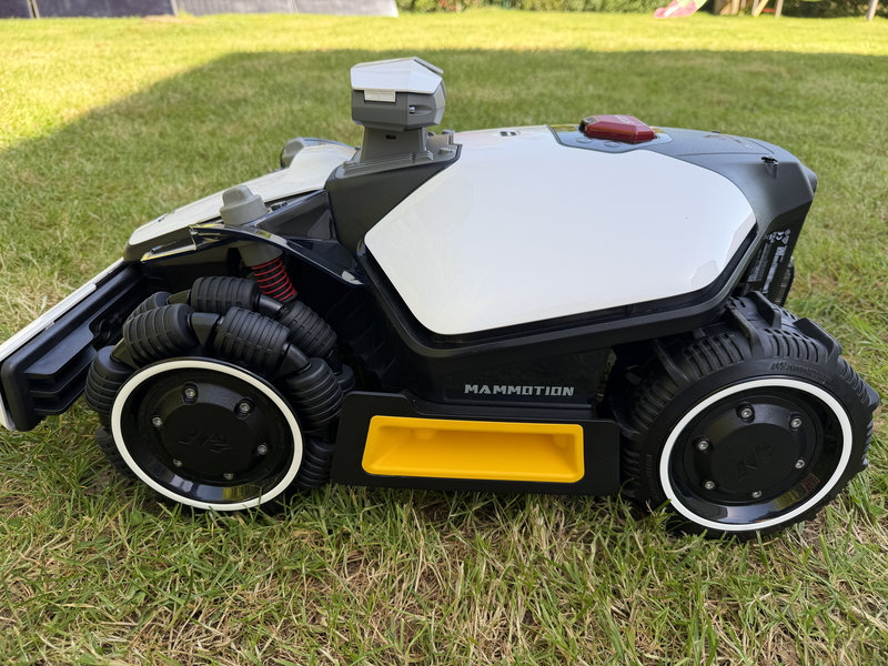 Mammotion LUBA Mini 2 AWD 8