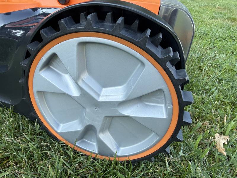 LawnMaster OcuMow DM16 300 1