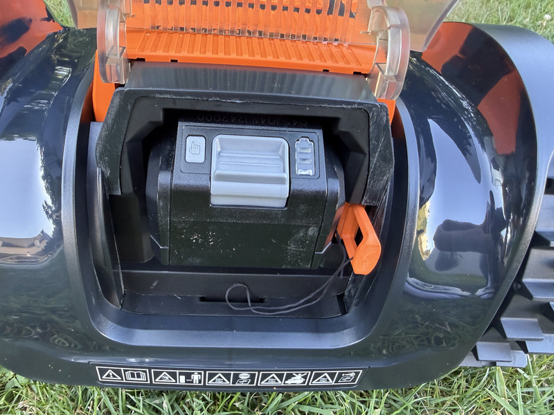 LawnMaster OcuMow DM16 300 11