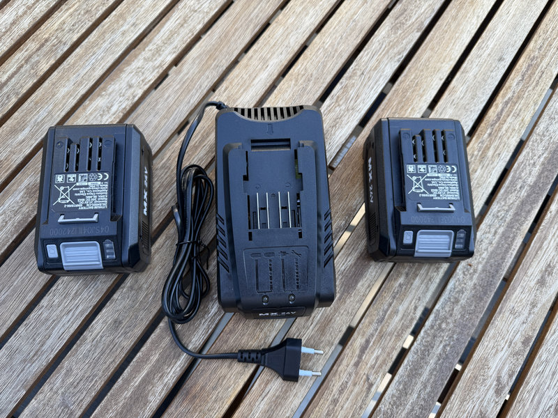 LawnMaster OcuMow DM16 300 2