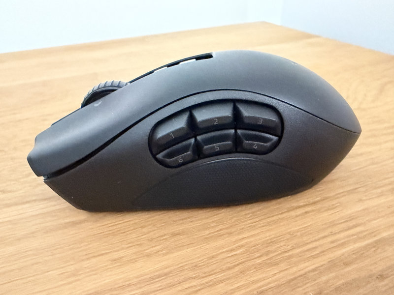 Razer Naga V2 Pro 10