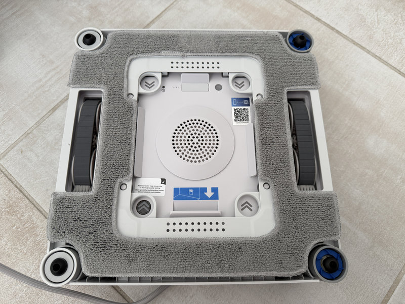 Ecovacs Windbot W3 Omni 11 Ecovacs Windbot W3 Omni 11