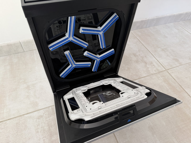 Ecovacs Windbot W3 Omni 4 Ecovacs Windbot W3 Omni 4