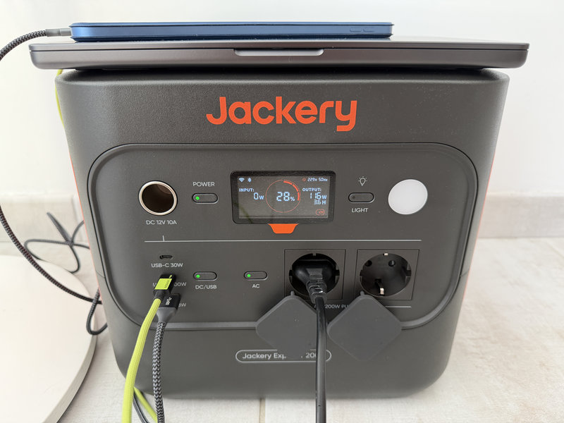 Jackery Explorer 2000 V2 7 Jackery Explorer 2000 V2 7